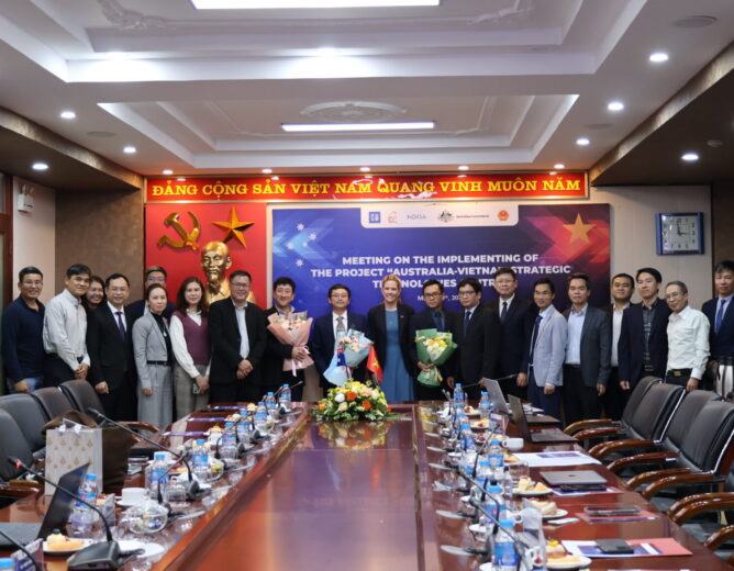 PTIT and the Australian Embassy delegation met to deploy the project “Australia-Vietnam Strategic Technologies Centre”
