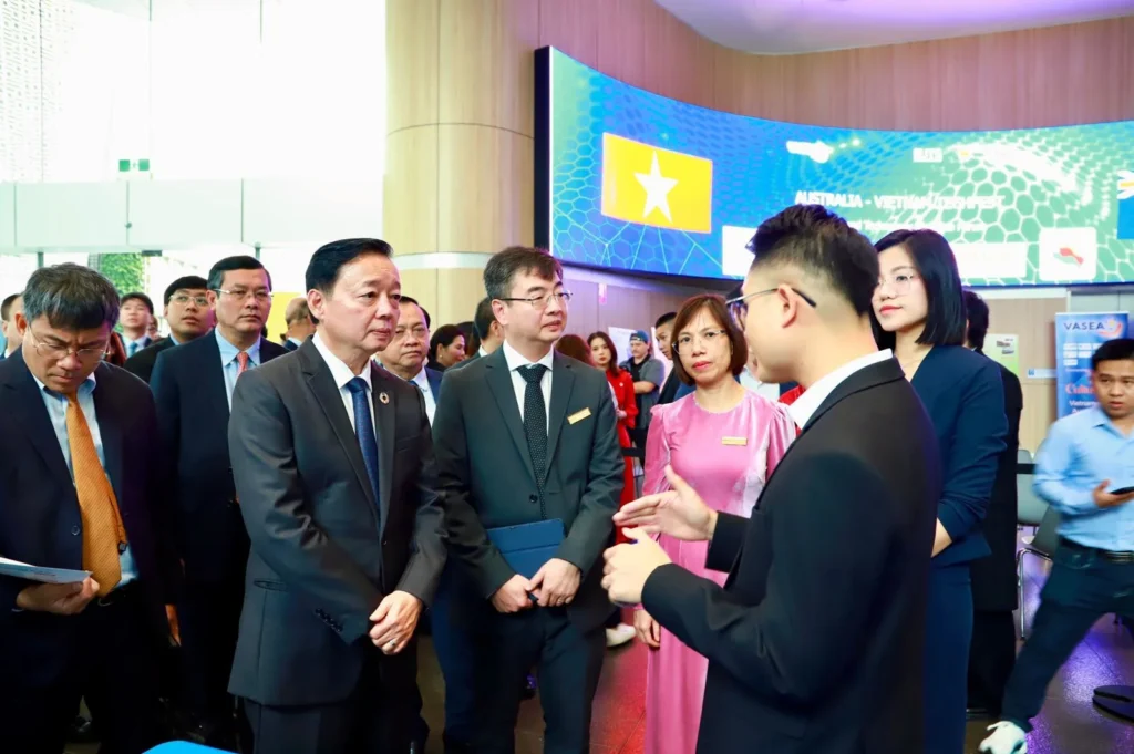 Vietnam’s Deputy Prime Minister Tran Hong Ha discussing Australian – Vietnam collaboration opportunities.