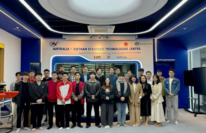 Revolutionizing Connectivity at PTIT: International Scholars Explore Semantic Communication, AI Integration, and the 6G Vision