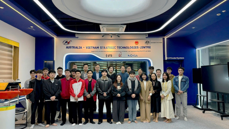 Revolutionizing Connectivity at PTIT: International Scholars Explore Semantic Communication, AI Integration, and the 6G Vision