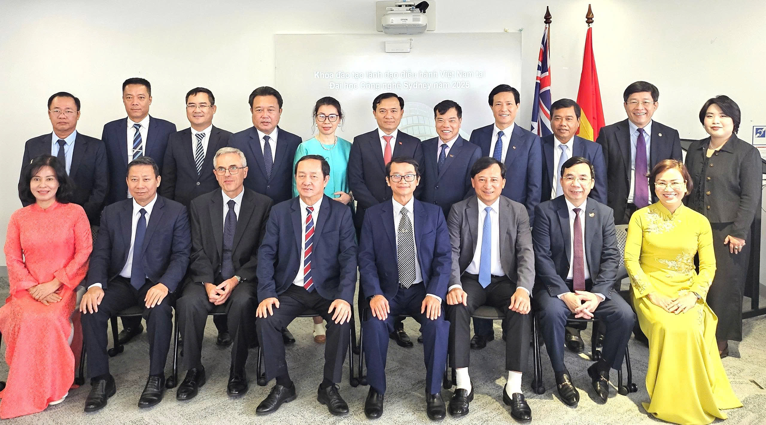 High-Level Vietnamese Leadership Delegation Completes Executive Training on AI Strategy, Big Data, and Governance in Australia