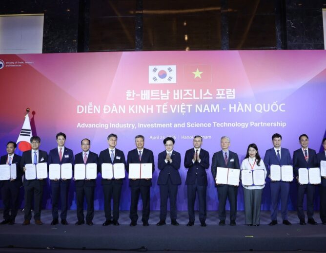 PTIT Signs Memoranda of Understanding with Korean Partners, Promoting Technical Workforce Exchange