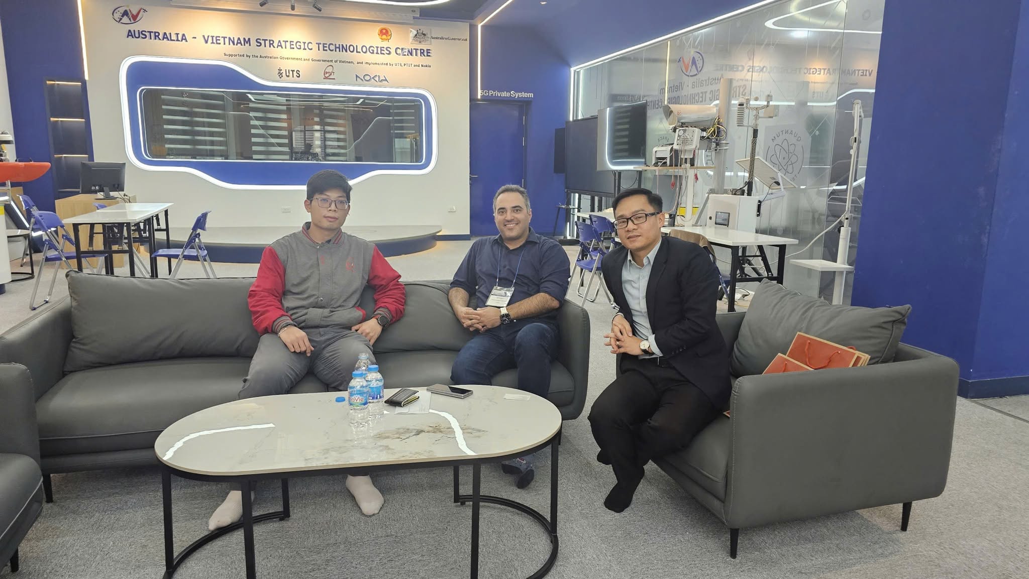 Exploring the Biological Impacts of 6G: AVSTC Strengthens International Research Collaboration with Swinburne University of Technology